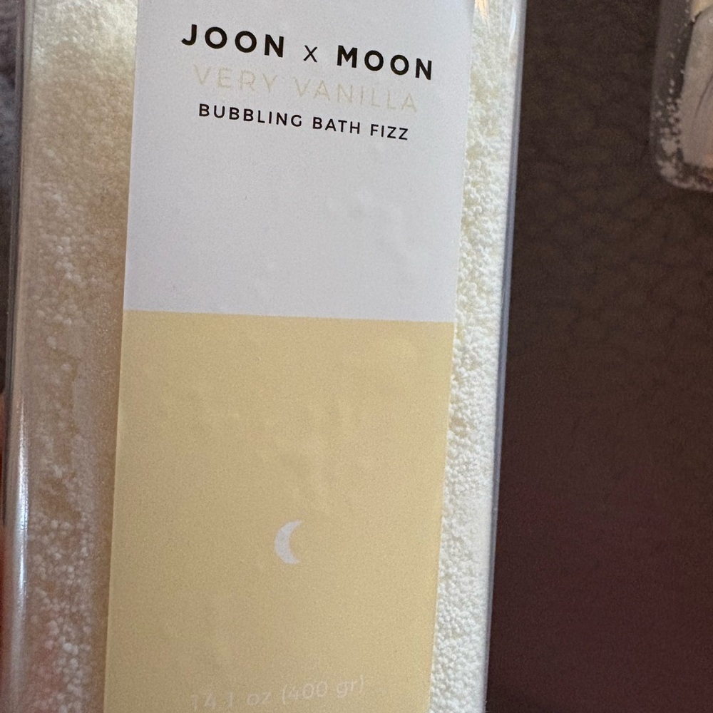 Joon x Moon Coconut Bath Fizz and Sugar Scrub Set - Picture 3 of 8